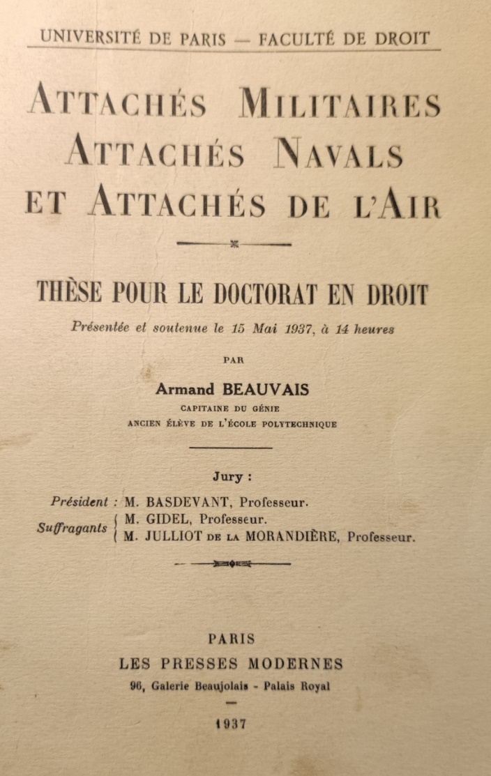 Couverture de la thèse sur les attachés militaires